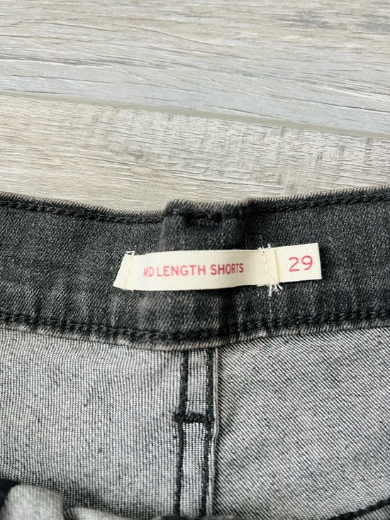 Levi’s 501 Mid Length Denim Shorts Raw hem NWT - Picture 2 of 7